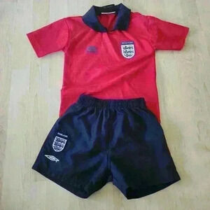Umbro Vintage England shirt and shorts size 4/5